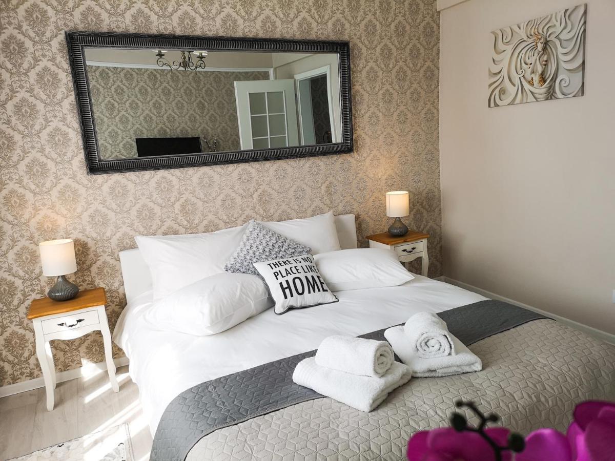 Yns Apartaments Ясси Екстер'єр фото